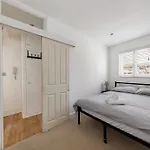 Bright & Stylish Stay Near Islington & Camden