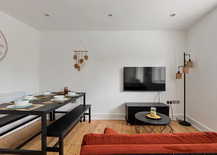 Bright & Stylish Stay Near Islington & Camden
